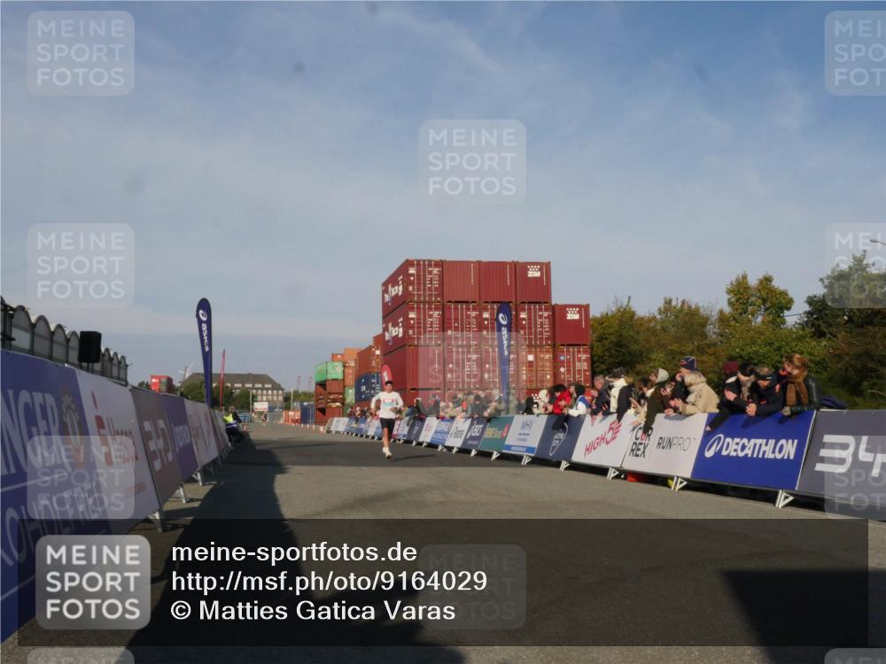 03.10.2025 - Köhlbrandbrückenlauf Matties Gatica Varas http://msf.ph/oto/9164029 03.10.2025 09:50:01 Ziel 2176 meine-sportfotos.de