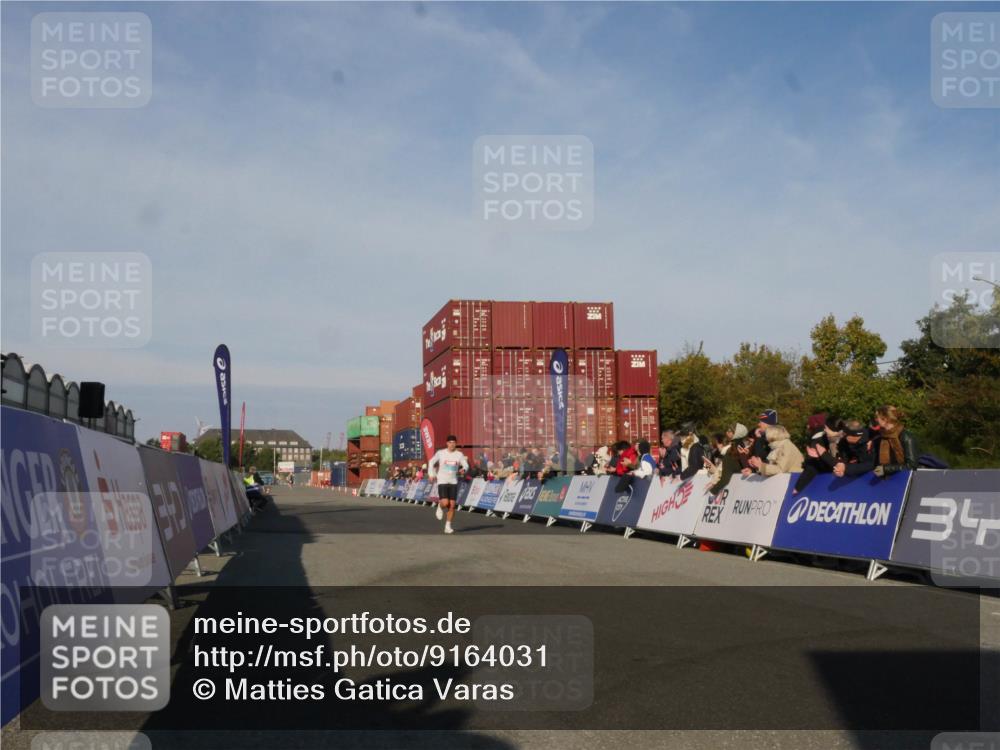 03.10.2025 - Köhlbrandbrückenlauf Matties Gatica Varas http://msf.ph/oto/9164031 03.10.2025 09:50:01 Ziel 2176 meine-sportfotos.de