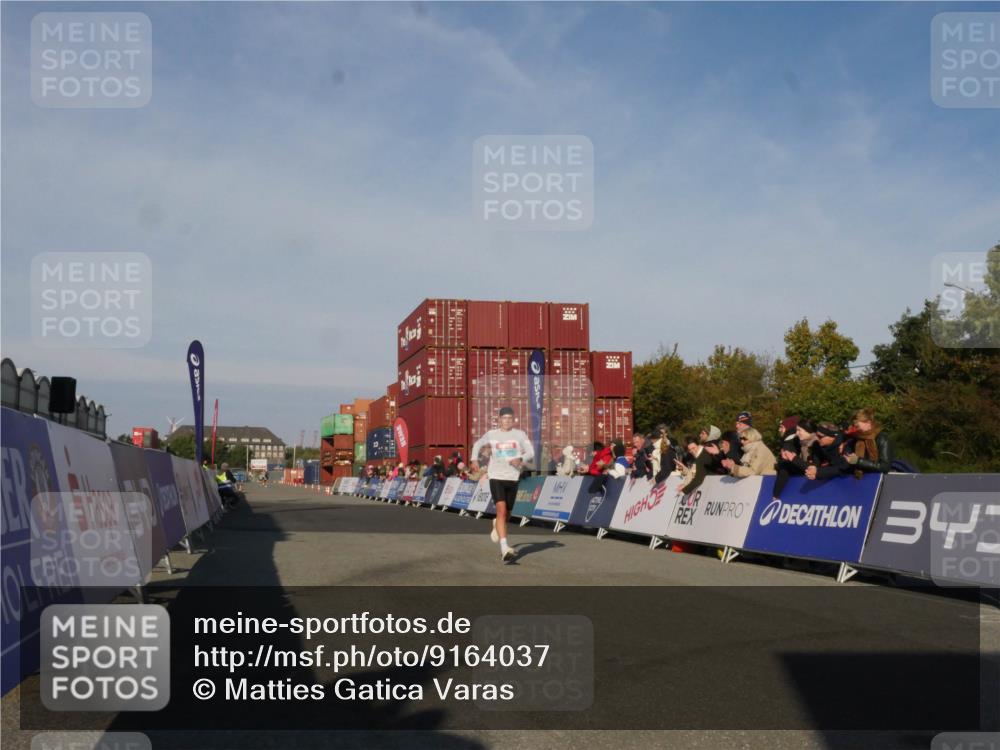 03.10.2025 - Köhlbrandbrückenlauf Matties Gatica Varas http://msf.ph/oto/9164037 03.10.2025 09:50:03 Ziel 2176 meine-sportfotos.de