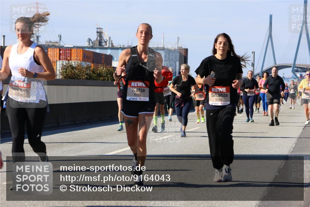 03.10.2025 - Köhlbrandbrückenlauf Strokosch-Dieckow http://msf.ph/oto/9164043 03.10.2025 13:06:15 Position 3 6394, 6199, 6198 meine-sportfotos.de