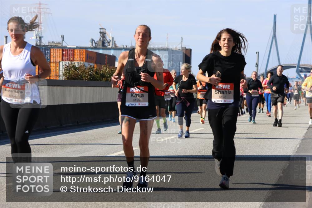 03.10.2025 - Köhlbrandbrückenlauf Strokosch-Dieckow http://msf.ph/oto/9164047 03.10.2025 13:06:15 Position 3 6394, 6199, 6198 meine-sportfotos.de