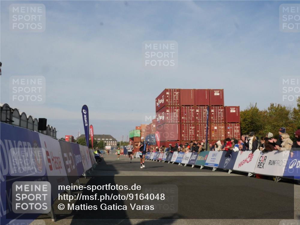 03.10.2025 - Köhlbrandbrückenlauf Matties Gatica Varas http://msf.ph/oto/9164048 03.10.2025 09:50:23 Ziel 1174, 3463 meine-sportfotos.de