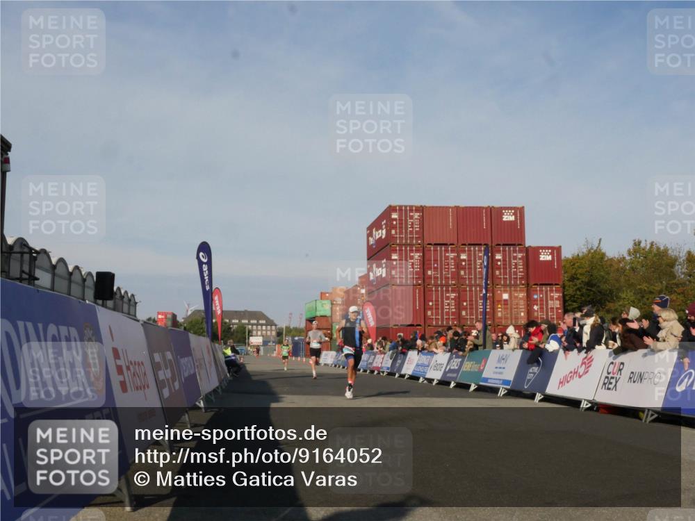 03.10.2025 - Köhlbrandbrückenlauf Matties Gatica Varas http://msf.ph/oto/9164052 03.10.2025 09:50:24 Ziel 1174, 3463 meine-sportfotos.de