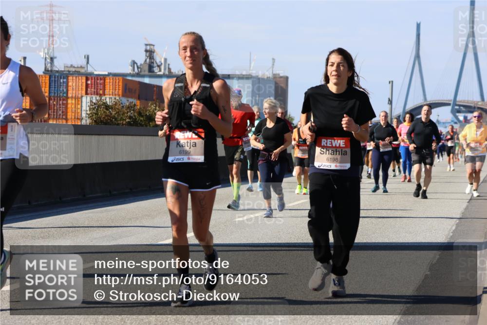 03.10.2025 - Köhlbrandbrückenlauf Strokosch-Dieckow http://msf.ph/oto/9164053 03.10.2025 13:06:15 Position 3 6394, 01, 6199, 6198 meine-sportfotos.de