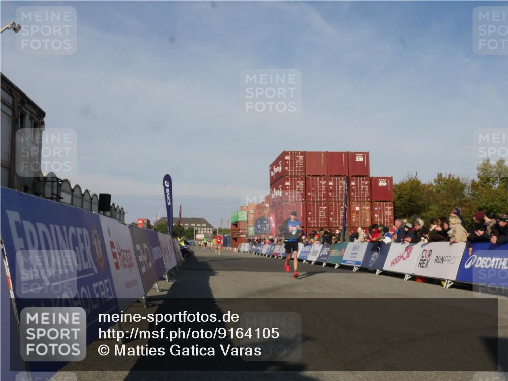 03.10.2025 - Köhlbrandbrückenlauf Matties Gatica Varas http://msf.ph/oto/9164105 03.10.2025 09:50:49 Ziel 1011 meine-sportfotos.de
