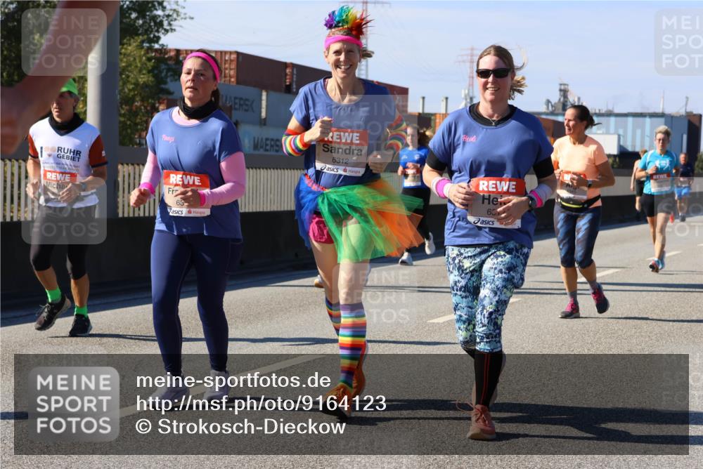 03.10.2025 - Köhlbrandbrückenlauf Strokosch-Dieckow http://msf.ph/oto/9164123 03.10.2025 13:06:55 Position 3 63, 6312, 631 meine-sportfotos.de