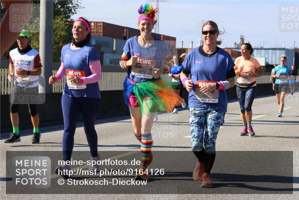 03.10.2025 - Köhlbrandbrückenlauf Strokosch-Dieckow http://msf.ph/oto/9164126 03.10.2025 13:06:55 Position 3 6312, 6313, 4345 meine-sportfotos.de