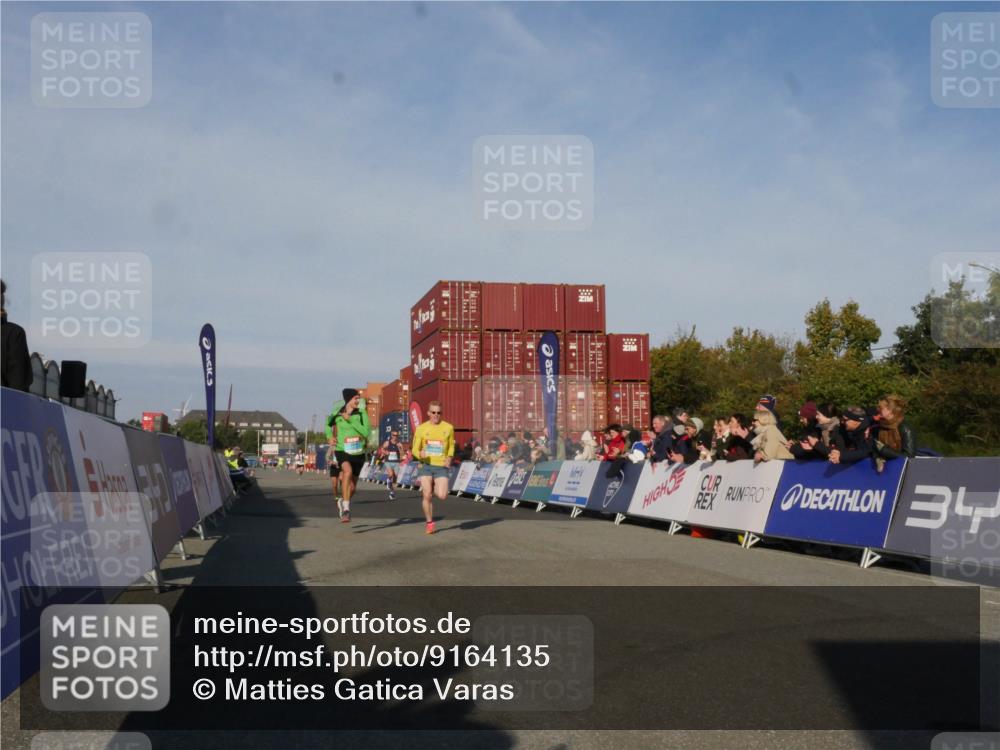 03.10.2025 - Köhlbrandbrückenlauf Matties Gatica Varas http://msf.ph/oto/9164135 03.10.2025 09:50:59 Ziel 1007, 1017, 1044, 2701 meine-sportfotos.de