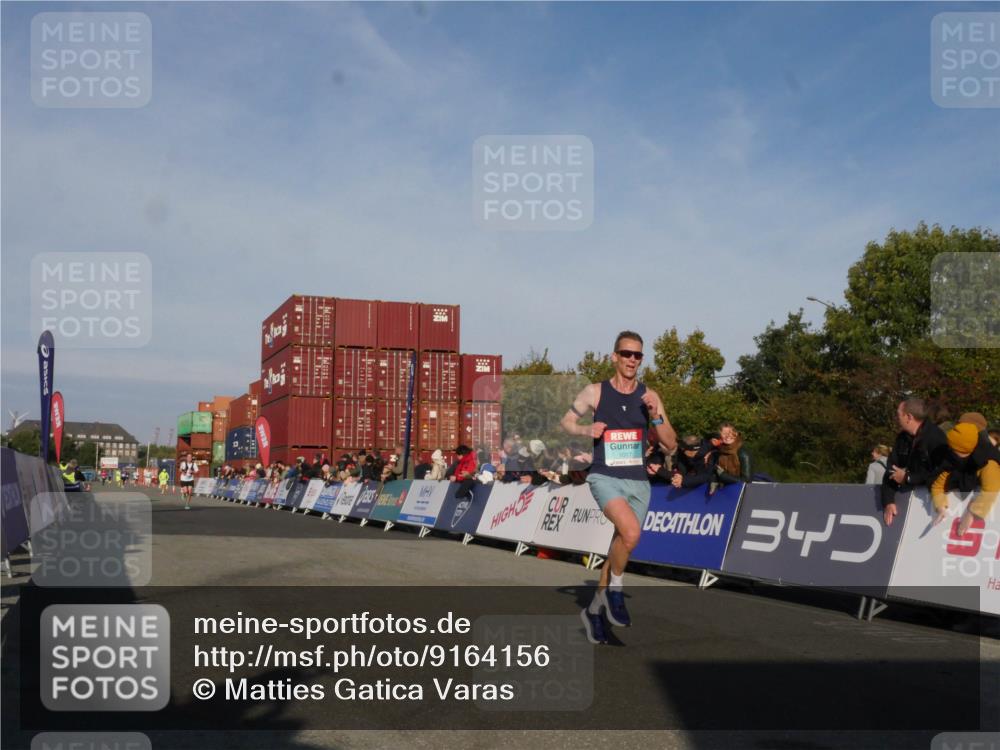 03.10.2025 - Köhlbrandbrückenlauf Matties Gatica Varas http://msf.ph/oto/9164156 03.10.2025 09:51:04 Ziel 1007, 1017, 3153 meine-sportfotos.de