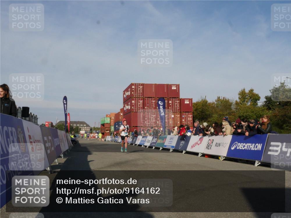 03.10.2025 - Köhlbrandbrückenlauf Matties Gatica Varas http://msf.ph/oto/9164162 03.10.2025 09:51:08 Ziel 3153 meine-sportfotos.de