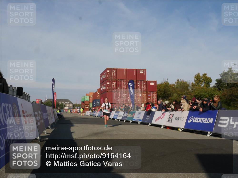 03.10.2025 - Köhlbrandbrückenlauf Matties Gatica Varas http://msf.ph/oto/9164164 03.10.2025 09:51:09 Ziel 3153 meine-sportfotos.de