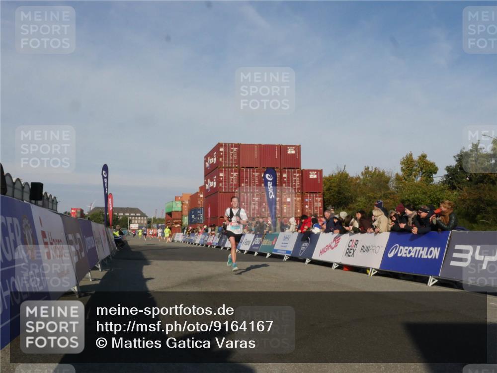 03.10.2025 - Köhlbrandbrückenlauf Matties Gatica Varas http://msf.ph/oto/9164167 03.10.2025 09:51:09 Ziel 3153 meine-sportfotos.de