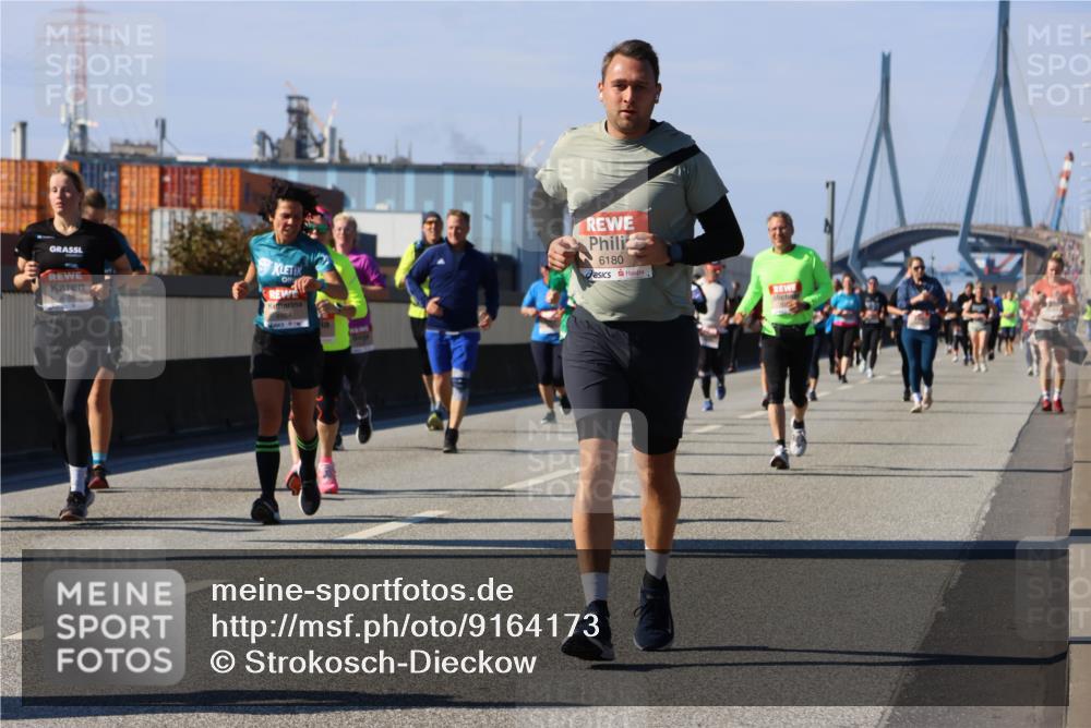 03.10.2025 - Köhlbrandbrückenlauf Strokosch-Dieckow http://msf.ph/oto/9164173 03.10.2025 13:07:13 Position 3 6180 meine-sportfotos.de