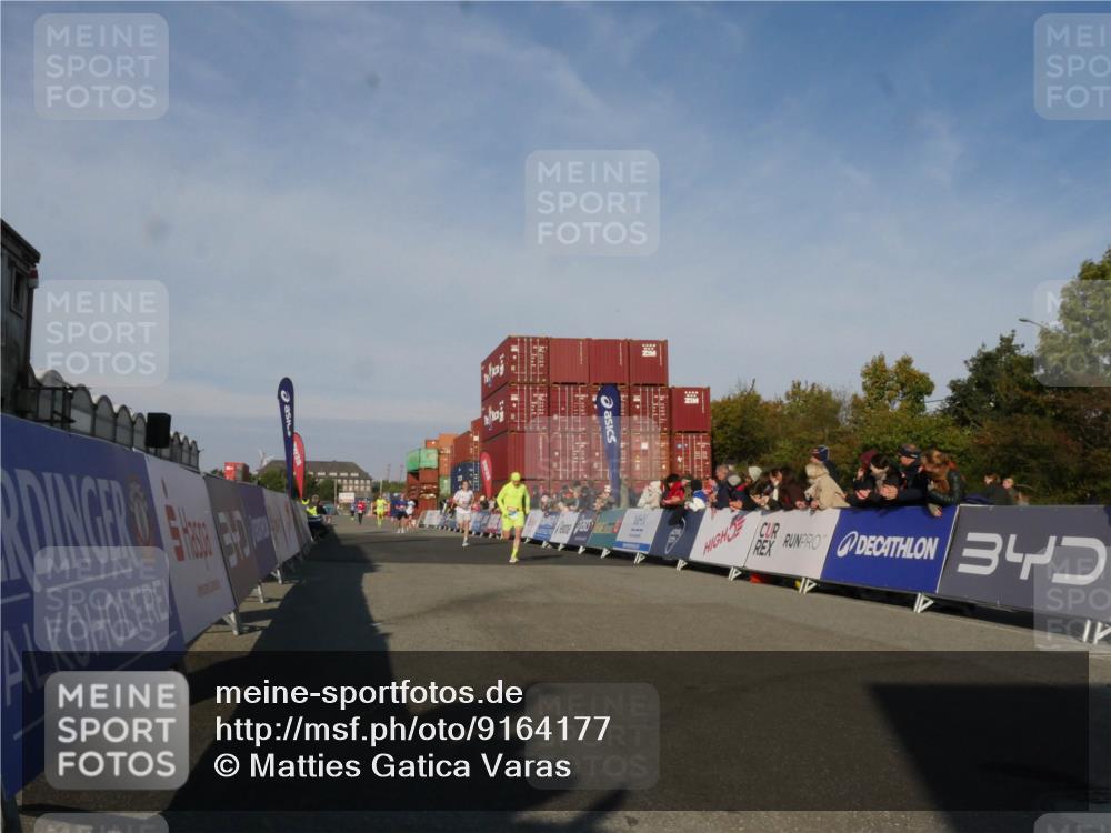 03.10.2025 - Köhlbrandbrückenlauf Matties Gatica Varas http://msf.ph/oto/9164177 03.10.2025 09:51:18 Ziel 3154, 3460, 3740 meine-sportfotos.de