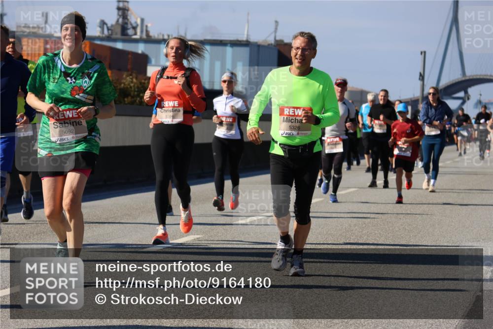 03.10.2025 - Köhlbrandbrückenlauf Strokosch-Dieckow http://msf.ph/oto/9164180 03.10.2025 13:07:18 Position 3 5394, 5092, 5326 meine-sportfotos.de
