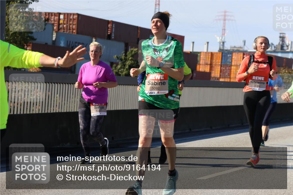 03.10.2025 - Köhlbrandbrückenlauf Strokosch-Dieckow http://msf.ph/oto/9164194 03.10.2025 13:07:20 Position 3 5127, 5092, 5394 meine-sportfotos.de