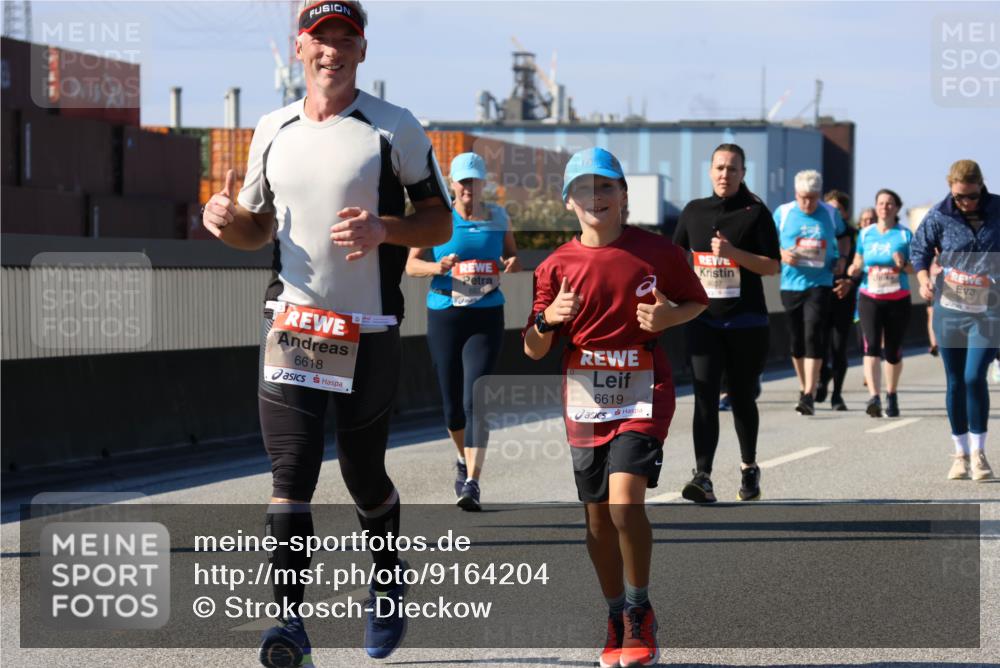 03.10.2025 - Köhlbrandbrückenlauf Strokosch-Dieckow http://msf.ph/oto/9164204 03.10.2025 13:07:26 Position 3 6618, 6619 meine-sportfotos.de