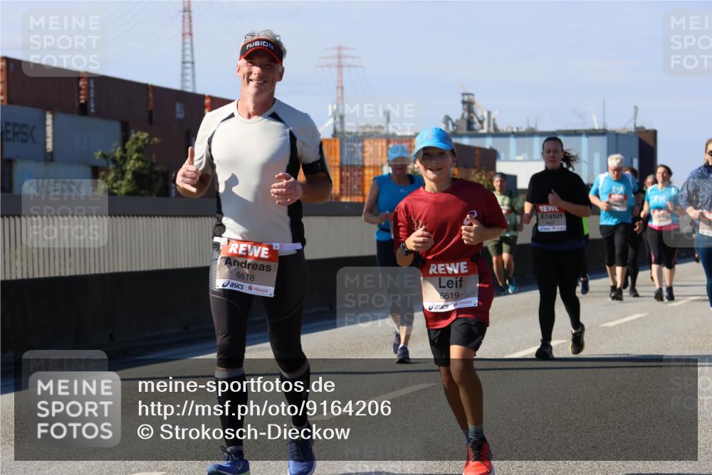 03.10.2025 - Köhlbrandbrückenlauf Strokosch-Dieckow http://msf.ph/oto/9164206 03.10.2025 13:07:27 Position 3 6618, 6619 meine-sportfotos.de