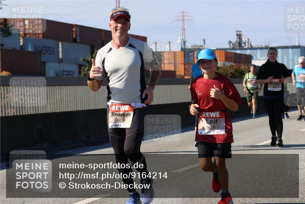 03.10.2025 - Köhlbrandbrückenlauf Strokosch-Dieckow http://msf.ph/oto/9164214 03.10.2025 13:07:27 Position 3 6618, 6619 meine-sportfotos.de