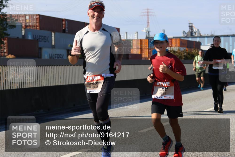 03.10.2025 - Köhlbrandbrückenlauf Strokosch-Dieckow http://msf.ph/oto/9164217 03.10.2025 13:07:27 Position 3 6618, 40, 6619 meine-sportfotos.de