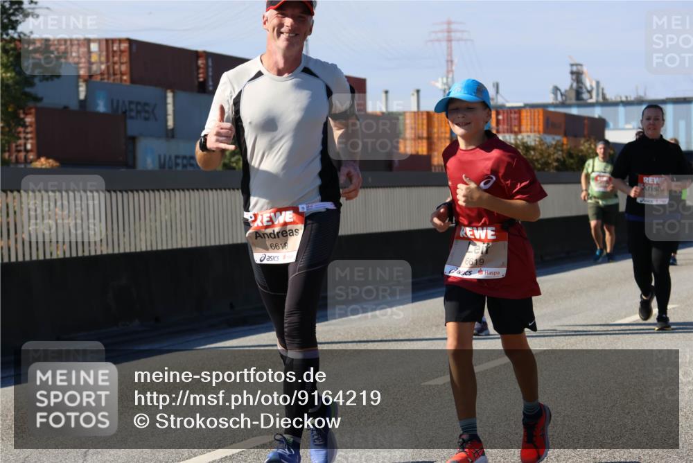 03.10.2025 - Köhlbrandbrückenlauf Strokosch-Dieckow http://msf.ph/oto/9164219 03.10.2025 13:07:27 Position 3 6618, 6619, 4607 meine-sportfotos.de