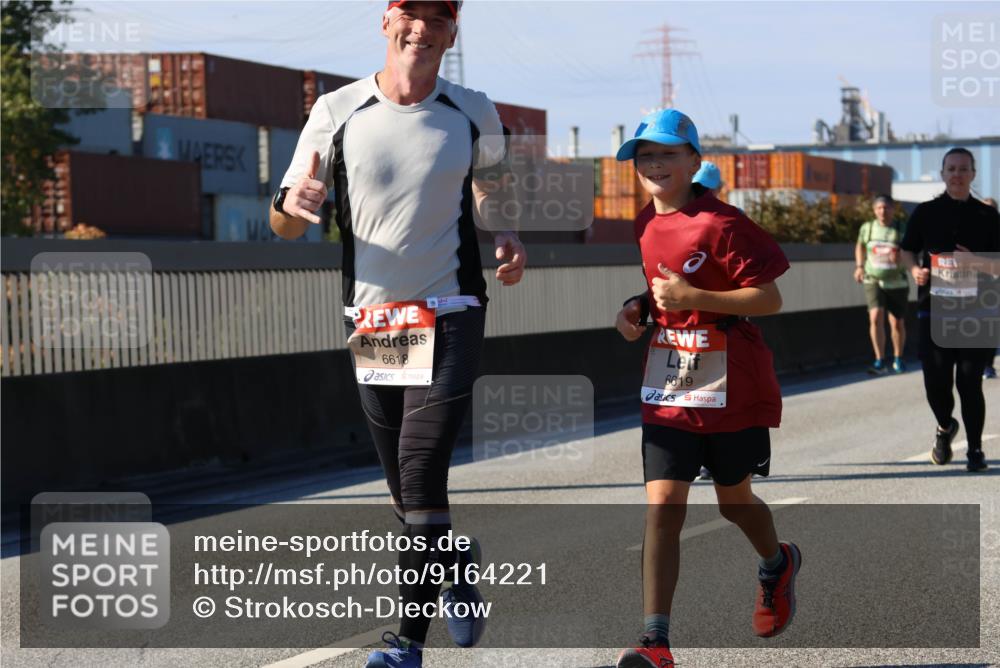 03.10.2025 - Köhlbrandbrückenlauf Strokosch-Dieckow http://msf.ph/oto/9164221 03.10.2025 13:07:27 Position 3 6618, 6619 meine-sportfotos.de