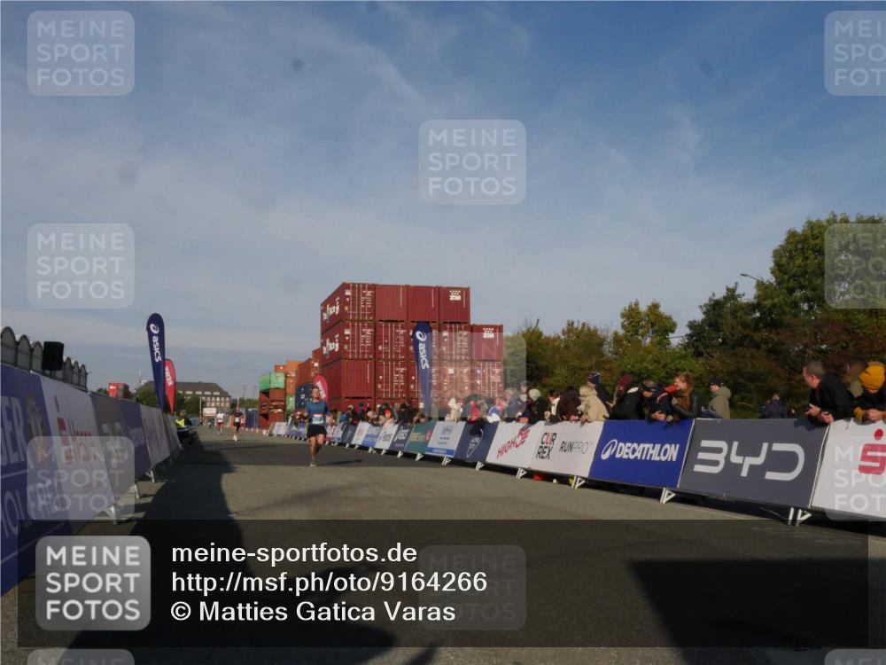03.10.2025 - Köhlbrandbrückenlauf Matties Gatica Varas http://msf.ph/oto/9164266 03.10.2025 09:51:48 Ziel 3350, 3809 meine-sportfotos.de