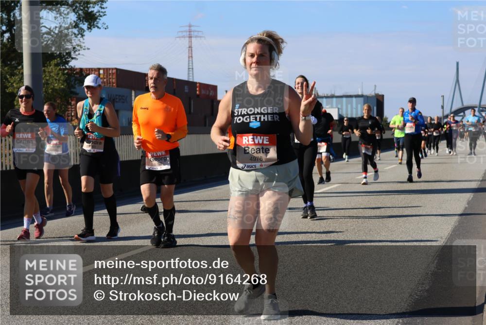 03.10.2025 - Köhlbrandbrückenlauf Strokosch-Dieckow http://msf.ph/oto/9164268 03.10.2025 13:07:45 Position 3 5024, 5762, 4976 meine-sportfotos.de