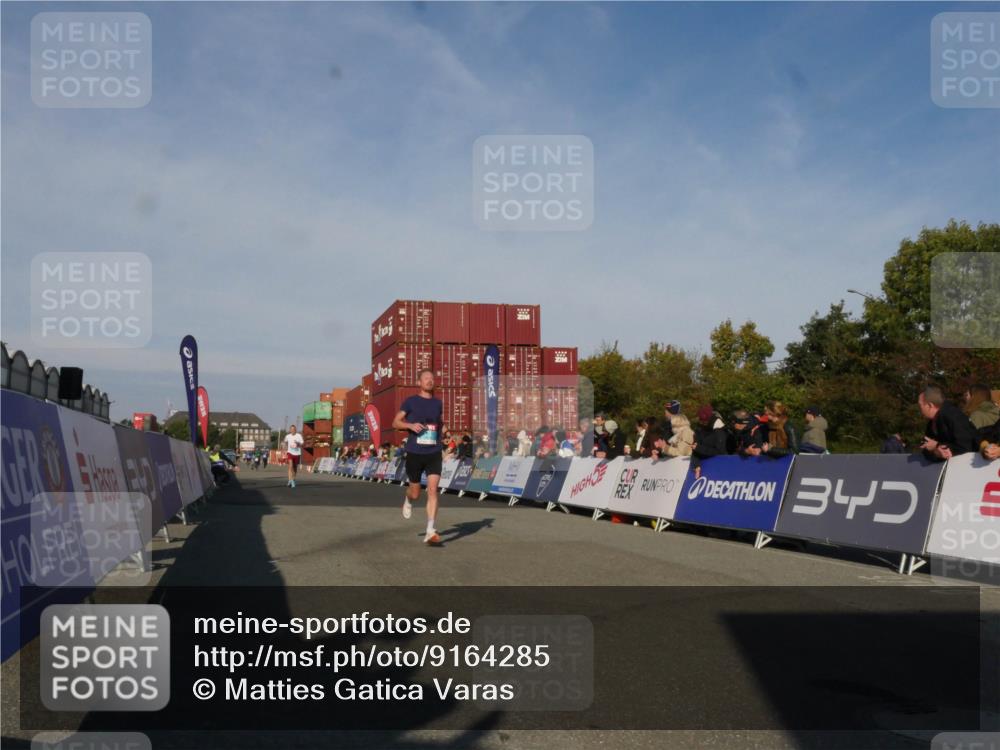 03.10.2025 - Köhlbrandbrückenlauf Matties Gatica Varas http://msf.ph/oto/9164285 03.10.2025 09:51:57 Ziel 3086, 3809 meine-sportfotos.de