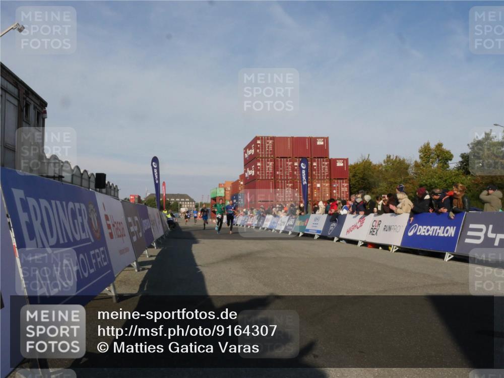 03.10.2025 - Köhlbrandbrückenlauf Matties Gatica Varas http://msf.ph/oto/9164307 03.10.2025 09:52:07 Ziel 1026, 1187, 3756 meine-sportfotos.de