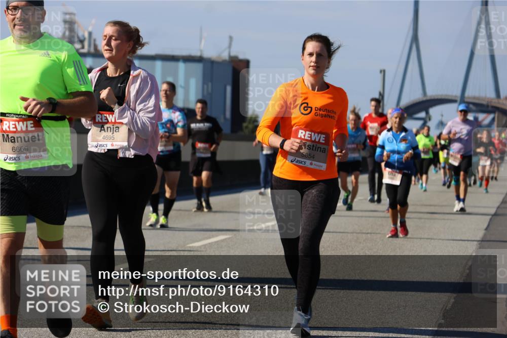 03.10.2025 - Köhlbrandbrückenlauf Strokosch-Dieckow http://msf.ph/oto/9164310 03.10.2025 13:08:06 Position 3 6669, 4695, 5854 meine-sportfotos.de