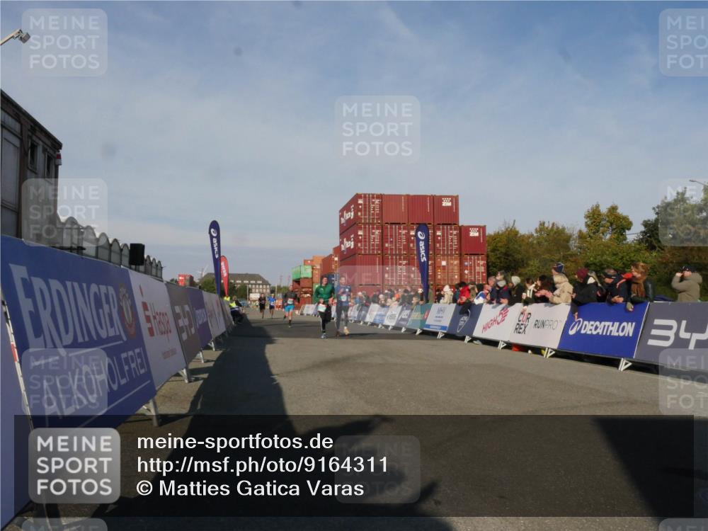 03.10.2025 - Köhlbrandbrückenlauf Matties Gatica Varas http://msf.ph/oto/9164311 03.10.2025 09:52:08 Ziel 1026, 1187, 2722, 3756 meine-sportfotos.de