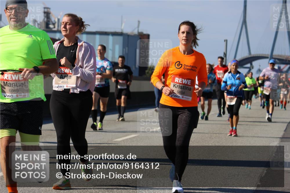 03.10.2025 - Köhlbrandbrückenlauf Strokosch-Dieckow http://msf.ph/oto/9164312 03.10.2025 13:08:06 Position 3 6669, 4695, 5854 meine-sportfotos.de