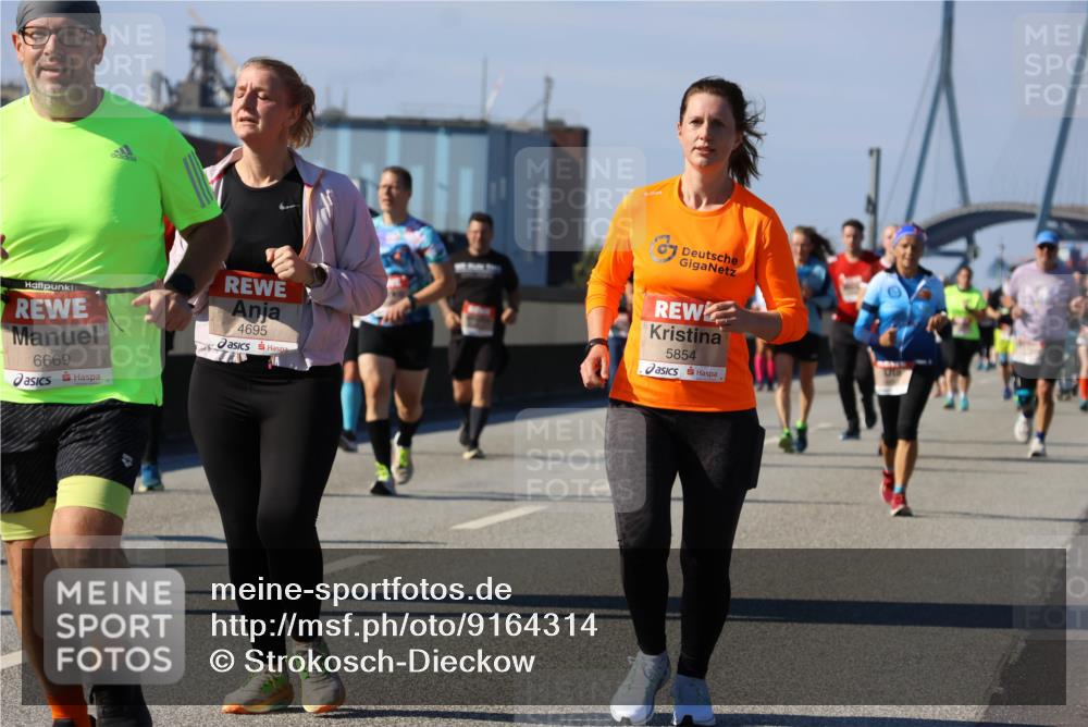 03.10.2025 - Köhlbrandbrückenlauf Strokosch-Dieckow http://msf.ph/oto/9164314 03.10.2025 13:08:06 Position 3 6669, 4695, 5854 meine-sportfotos.de