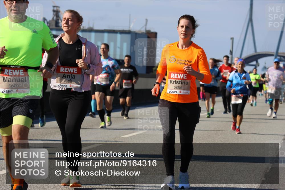 03.10.2025 - Köhlbrandbrückenlauf Strokosch-Dieckow http://msf.ph/oto/9164316 03.10.2025 13:08:06 Position 3 6669, 4695, 5854 meine-sportfotos.de