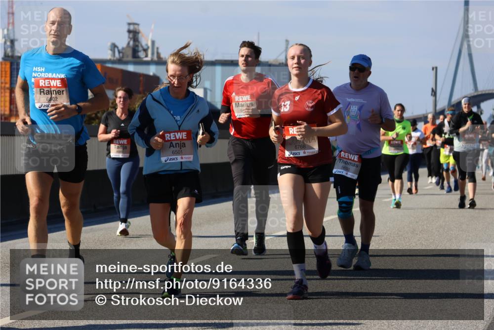03.10.2025 - Köhlbrandbrückenlauf Strokosch-Dieckow http://msf.ph/oto/9164336 03.10.2025 13:08:16 Position 3 6502, 6501, 6768, 5655 meine-sportfotos.de