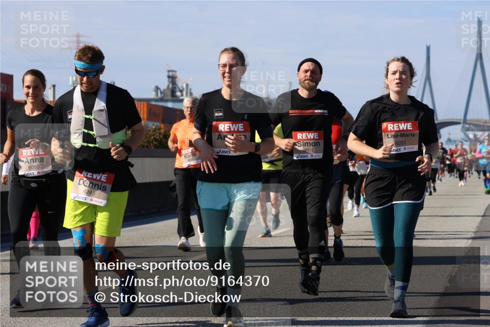 03.10.2025 - Köhlbrandbrückenlauf Strokosch-Dieckow http://msf.ph/oto/9164370 03.10.2025 13:08:31 Position 3 6050, 4245, 6051, 6053 meine-sportfotos.de