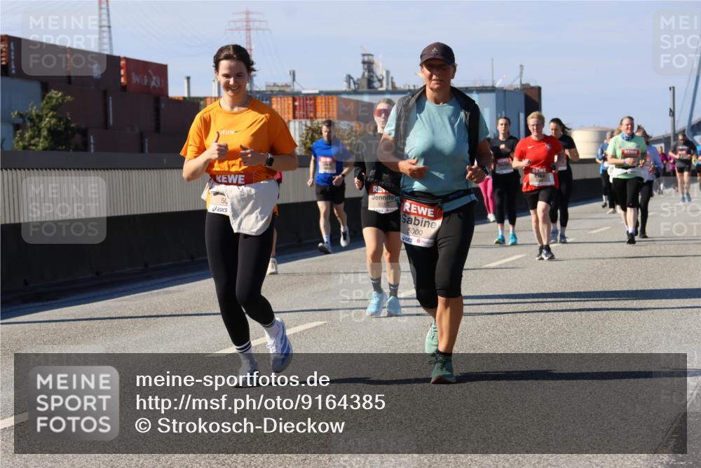 03.10.2025 - Köhlbrandbrückenlauf Strokosch-Dieckow http://msf.ph/oto/9164385 03.10.2025 13:08:40 Position 3 50, 5215, 5000 meine-sportfotos.de