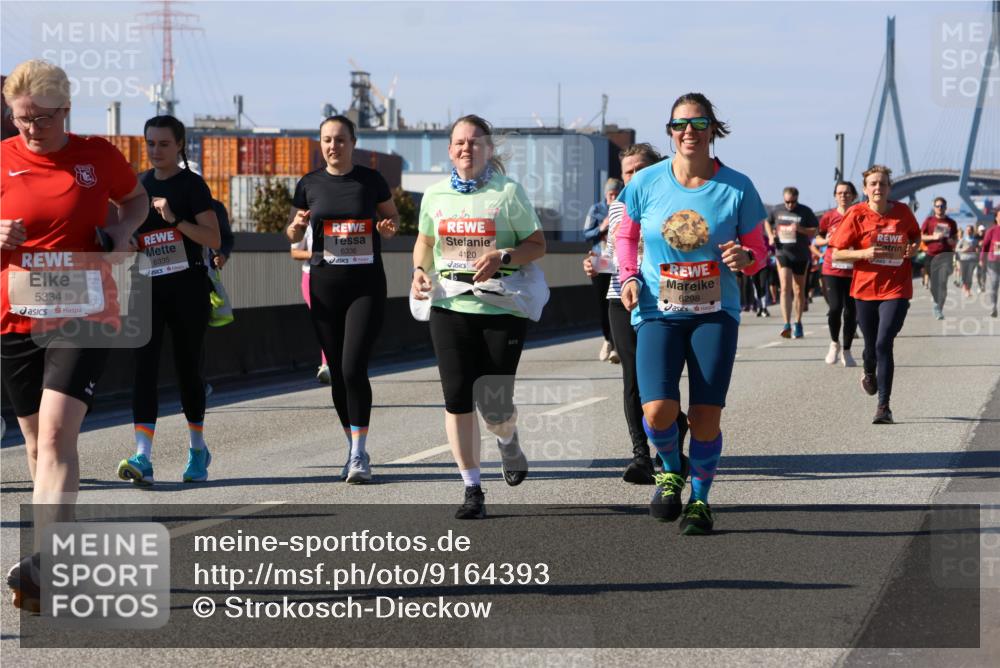 03.10.2025 - Köhlbrandbrückenlauf Strokosch-Dieckow http://msf.ph/oto/9164393 03.10.2025 13:08:46 Position 3 5334, 6335, 6336, 4120, 6298 meine-sportfotos.de