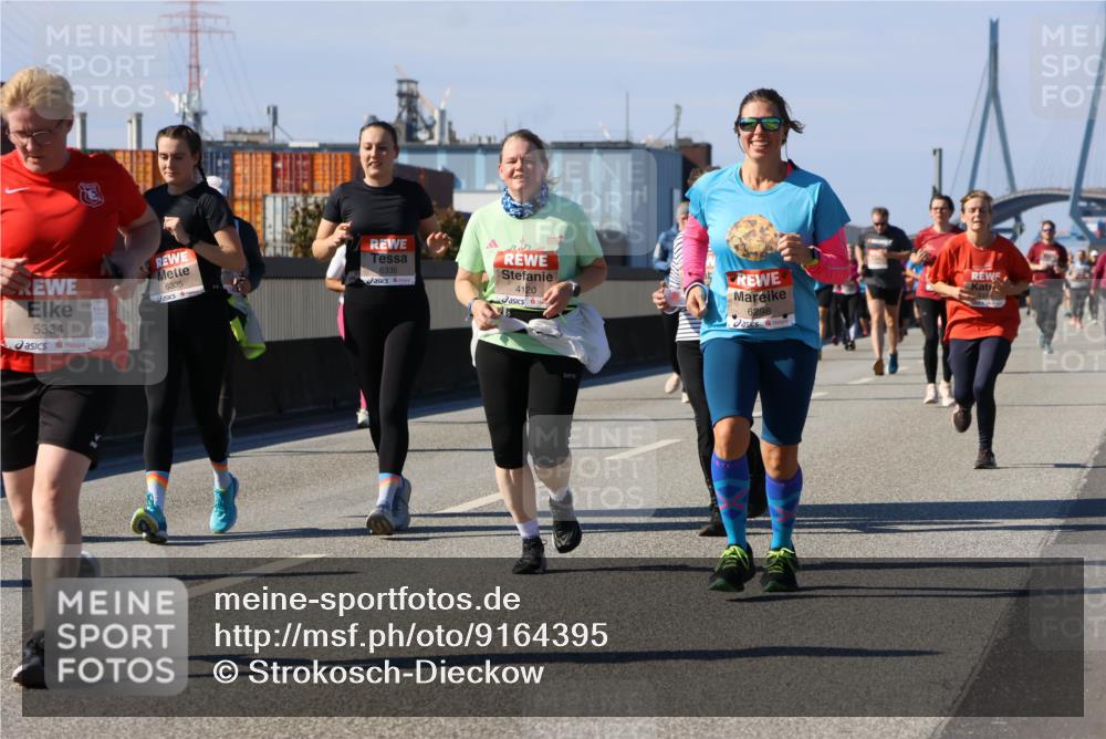 03.10.2025 - Köhlbrandbrückenlauf Strokosch-Dieckow http://msf.ph/oto/9164395 03.10.2025 13:08:46 Position 3 5334, 6335, 6336, 4120, 6298 meine-sportfotos.de