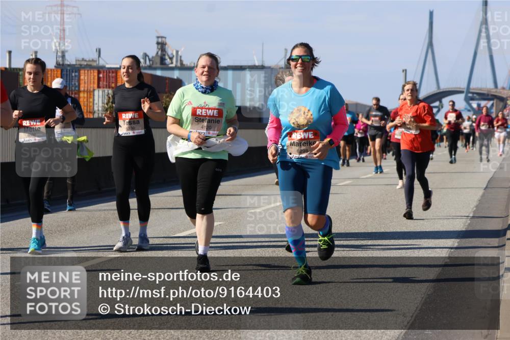 03.10.2025 - Köhlbrandbrückenlauf Strokosch-Dieckow http://msf.ph/oto/9164403 03.10.2025 13:08:47 Position 3 6385, 6336, 4120, 6298 meine-sportfotos.de