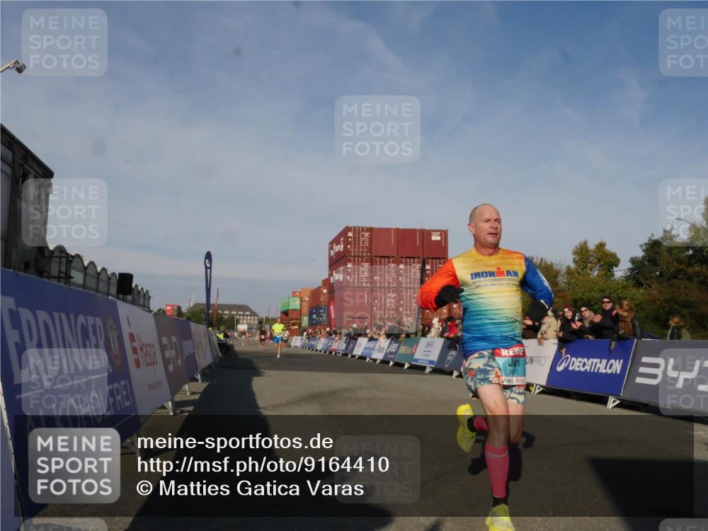 03.10.2025 - Köhlbrandbrückenlauf Matties Gatica Varas http://msf.ph/oto/9164410 03.10.2025 09:52:47 Ziel 1055, 2792, 2933, 3008, 3269, 3610, 3712 meine-sportfotos.de