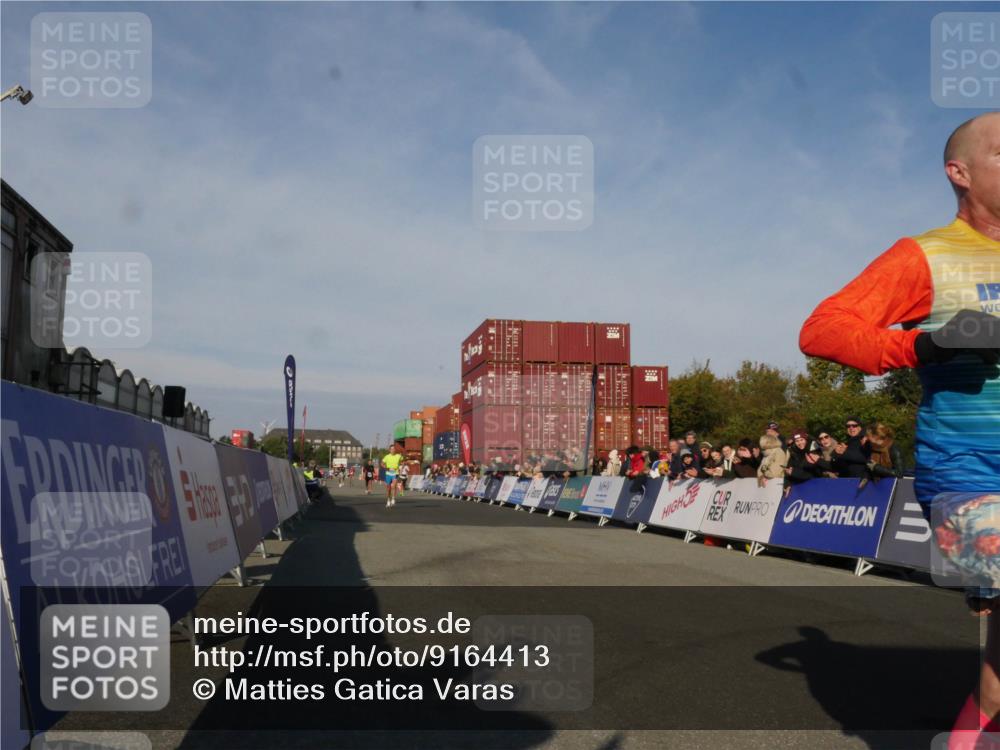 03.10.2025 - Köhlbrandbrückenlauf Matties Gatica Varas http://msf.ph/oto/9164413 03.10.2025 09:52:47 Ziel 1055, 2792, 2933, 3008, 3269, 3610, 3712 meine-sportfotos.de
