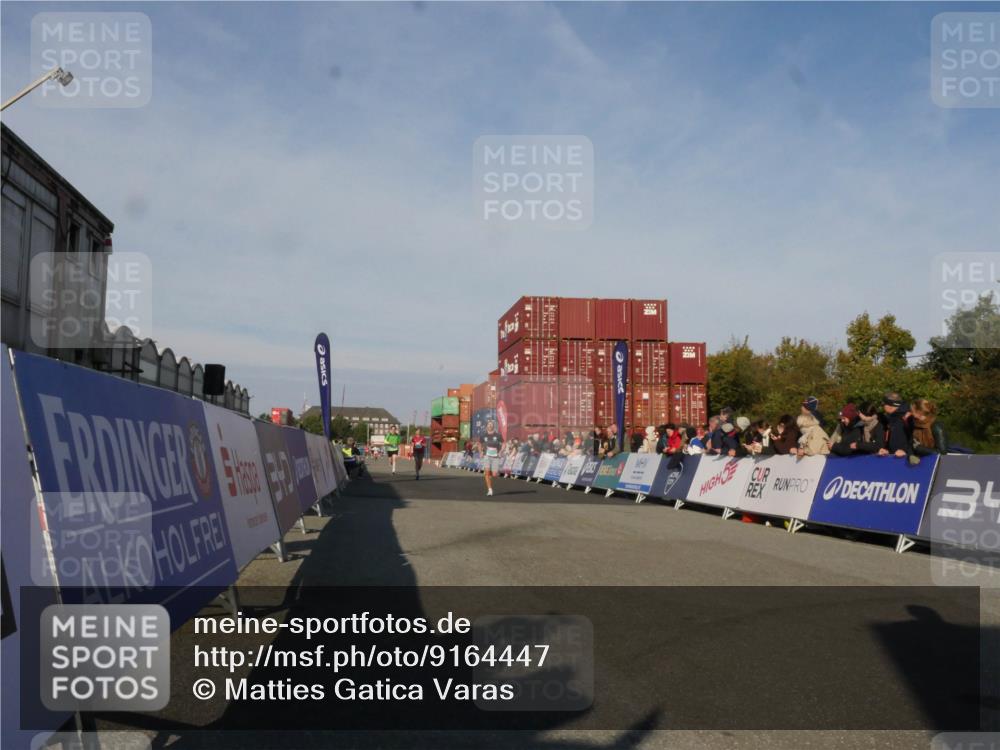 03.10.2025 - Köhlbrandbrückenlauf Matties Gatica Varas http://msf.ph/oto/9164447 03.10.2025 09:52:58 Ziel 1035, 2705, 2933, 3269, 3629 meine-sportfotos.de