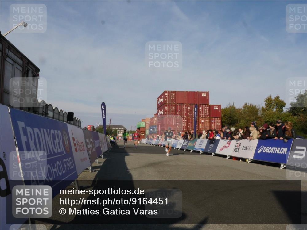03.10.2025 - Köhlbrandbrückenlauf Matties Gatica Varas http://msf.ph/oto/9164451 03.10.2025 09:52:59 Ziel 1035, 2705, 2933, 3269, 3629 meine-sportfotos.de