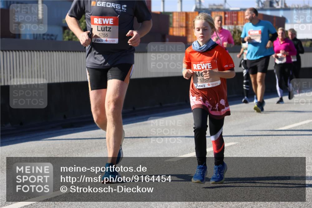 03.10.2025 - Köhlbrandbrückenlauf Strokosch-Dieckow http://msf.ph/oto/9164454 03.10.2025 13:09:00 Position 3 5755, 5757, 53 meine-sportfotos.de