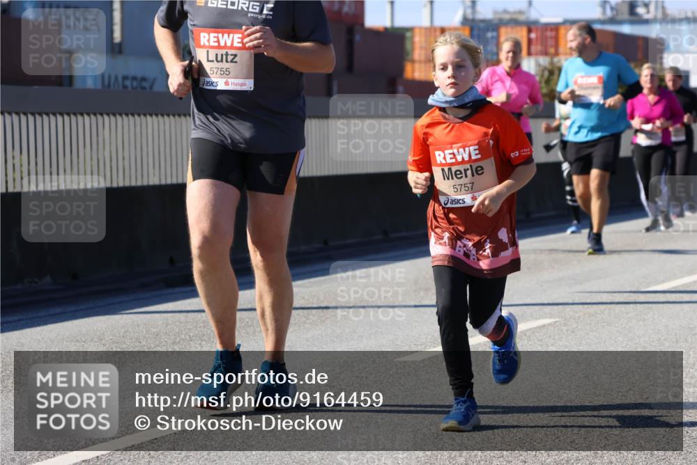 03.10.2025 - Köhlbrandbrückenlauf Strokosch-Dieckow http://msf.ph/oto/9164459 03.10.2025 13:09:00 Position 3 5755, 5757 meine-sportfotos.de