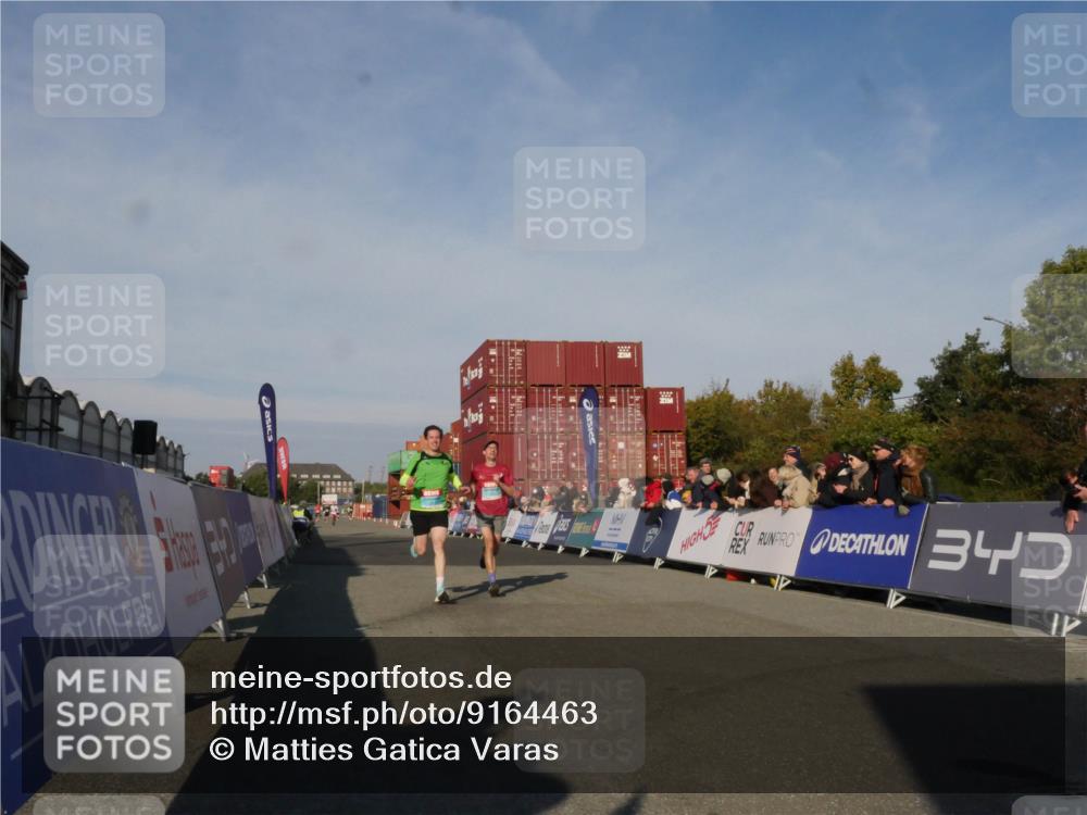 03.10.2025 - Köhlbrandbrückenlauf Matties Gatica Varas http://msf.ph/oto/9164463 03.10.2025 09:53:03 Ziel 1035, 2705, 3629 meine-sportfotos.de