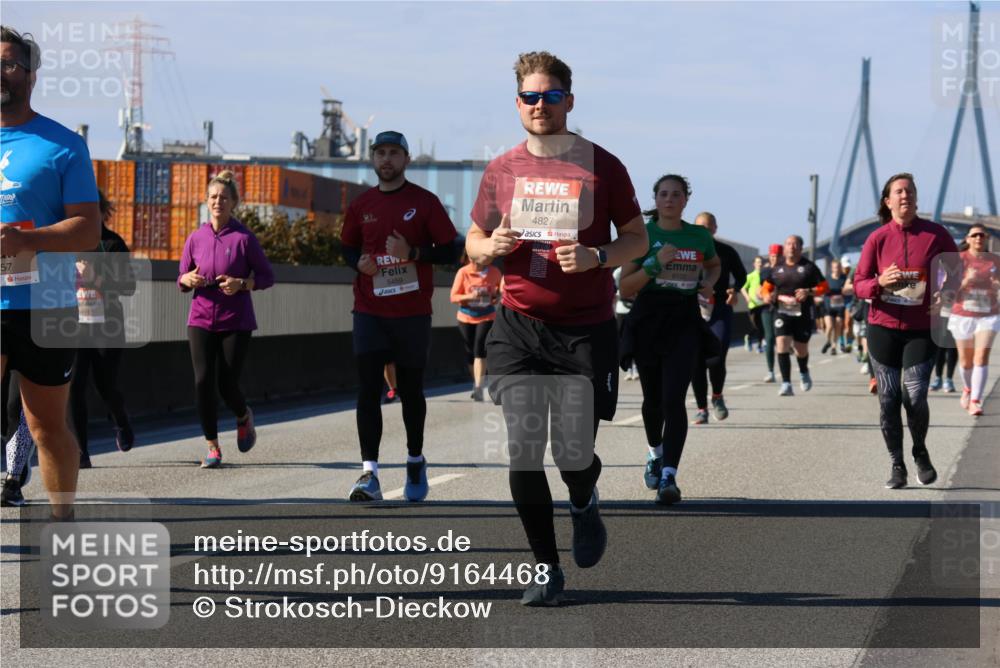 03.10.2025 - Köhlbrandbrückenlauf Strokosch-Dieckow http://msf.ph/oto/9164468 03.10.2025 13:09:05 Position 3 57, 5459, 4827, 6105 meine-sportfotos.de