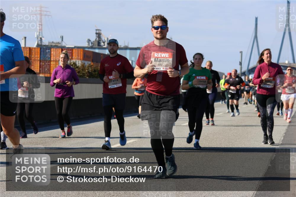 03.10.2025 - Köhlbrandbrückenlauf Strokosch-Dieckow http://msf.ph/oto/9164470 03.10.2025 13:09:05 Position 3 4827, 5451, 5459, 6105 meine-sportfotos.de